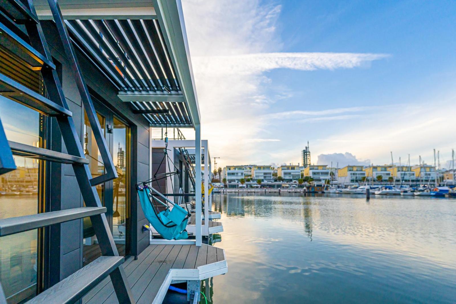 The Homeboat Company Parque Das Nacoes-Lisboa Exterior photo